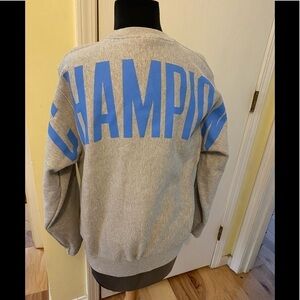 Champion reverse weave oversized logo sweatshirt Small